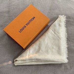 LV MONOGRAM SHAWL